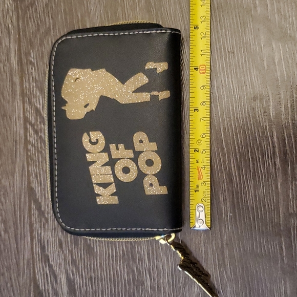 👑 King of POP - Michael Jackson Zippered Wallet by Pop Art Products - Picture 10 of 14